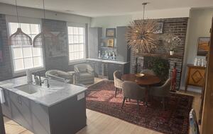 Charming Urban Escape With Rooftop Lounge in the Heart of Downtown - Charleston, South Carolina