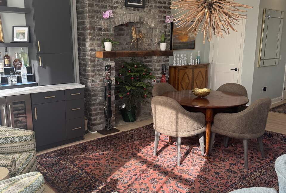 Charming Urban Escape With Rooftop Lounge in the Heart of Downtown - Charleston, South Carolina