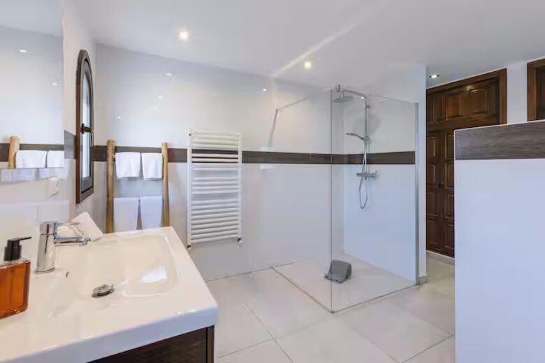 Refined Mediterranean Living Near Montgó - Jávea, Spain