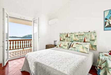 Timeless Seafront Hideaway in Torre delle Stelle - Torre Delle Stelle, Italy