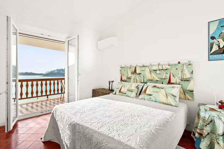 Timeless Seafront Hideaway in Torre delle Stelle - Torre Delle Stelle, Italy