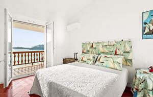 Timeless Seafront Hideaway in Torre delle Stelle - Torre Delle Stelle, Italy