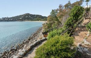Timeless Seafront Hideaway in Torre delle Stelle - Torre Delle Stelle, Italy