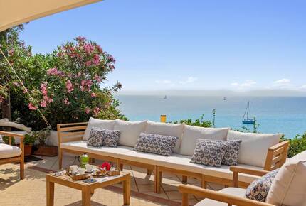 Timeless Seafront Hideaway in Torre delle Stelle - Torre Delle Stelle, Italy