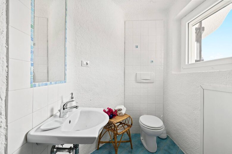 Timeless Seafront Hideaway in Torre delle Stelle - Torre Delle Stelle, Italy