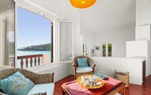 Timeless Seafront Hideaway in Torre delle Stelle - Torre Delle Stelle, Italy