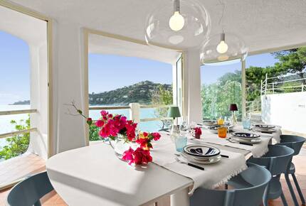 Timeless Seafront Hideaway in Torre delle Stelle - Torre Delle Stelle, Italy