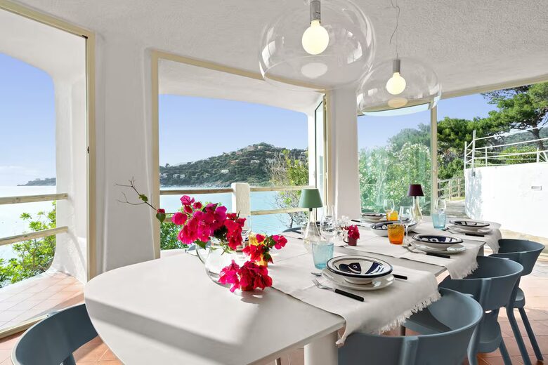 Timeless Seafront Hideaway in Torre delle Stelle - Torre Delle Stelle, Italy