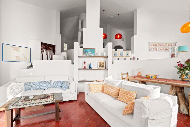 Timeless Seafront Hideaway in Torre delle Stelle - Torre Delle Stelle, Italy