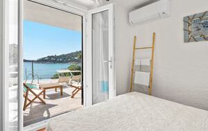 Timeless Seafront Hideaway in Torre delle Stelle - Torre Delle Stelle, Italy