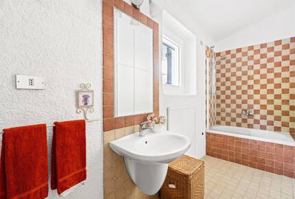 Timeless Seafront Hideaway in Torre delle Stelle - Torre Delle Stelle, Italy