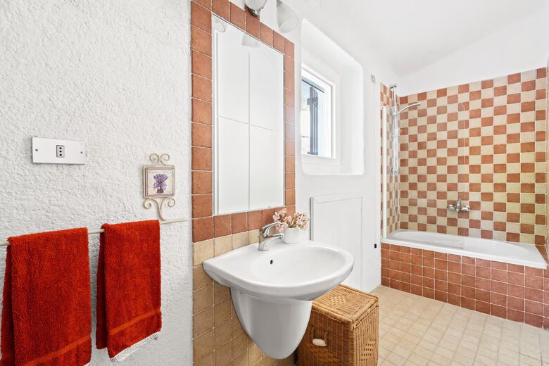 Timeless Seafront Hideaway in Torre delle Stelle - Torre Delle Stelle, Italy