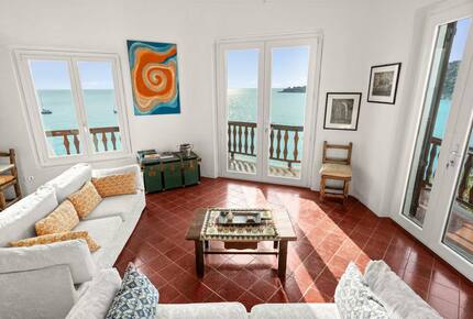 Timeless Seafront Hideaway in Torre delle Stelle - Torre Delle Stelle, Italy