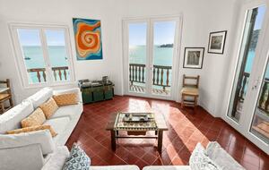 Timeless Seafront Hideaway in Torre delle Stelle - Torre Delle Stelle, Italy