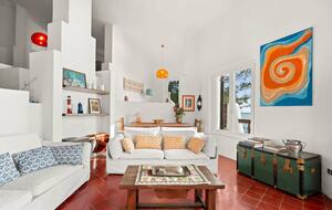 Timeless Seafront Hideaway in Torre delle Stelle - Torre Delle Stelle, Italy