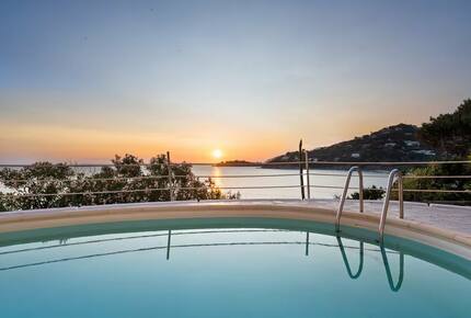 Timeless Seafront Hideaway in Torre delle Stelle - Torre Delle Stelle, Italy