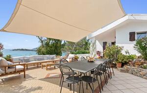 Timeless Seafront Hideaway in Torre delle Stelle - Torre Delle Stelle, Italy