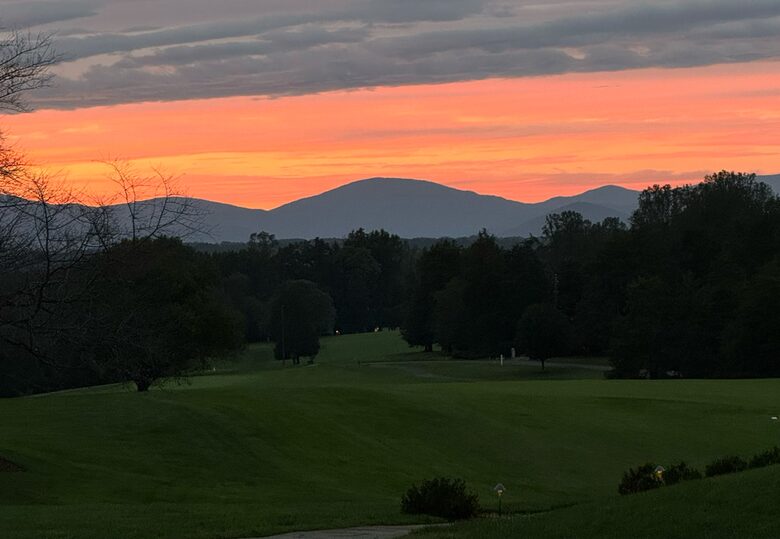Luxury Private Charlottesville Golf Retreat with Blue Ridge Mountain Views. - Charlottesville, Virginia