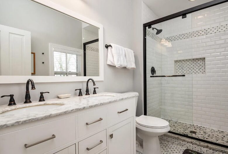 The Anchored Stay - Annapolis, Maryland