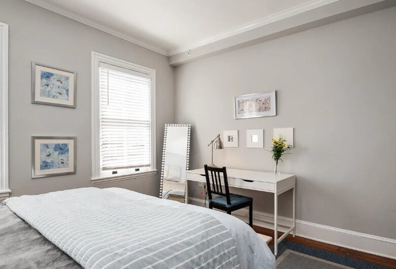 The Anchored Stay - Annapolis, Maryland