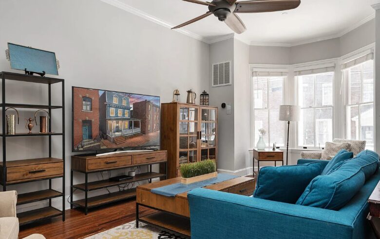 The Anchored Stay - Annapolis, Maryland