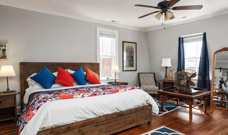 The Anchored Stay - Annapolis, Maryland