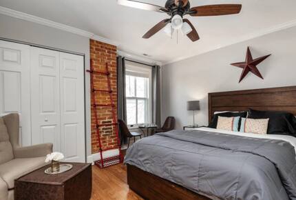 The Anchored Stay - Annapolis, Maryland