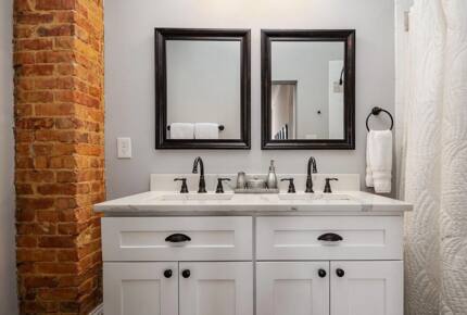 The Anchored Stay - Annapolis, Maryland