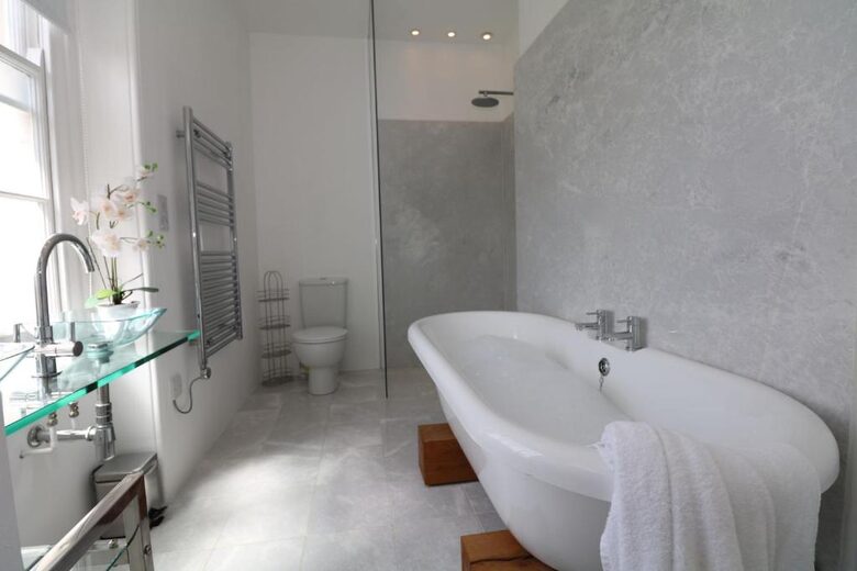 Georgian Elegance in a Tranquil Cornish Village - St Issey, Wadebridge, United Kingdom