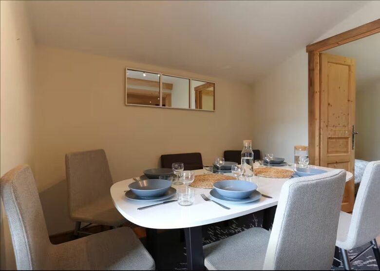 Warm Modern Escape in Scenic Les Bossons - Les Bossons, Chamonix, France