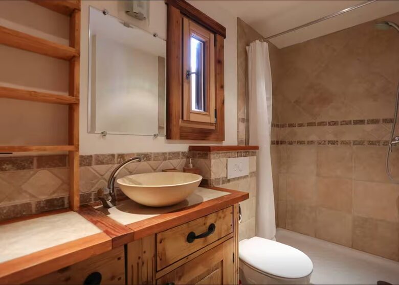 Warm Modern Escape in Scenic Les Bossons - Les Bossons, Chamonix, France