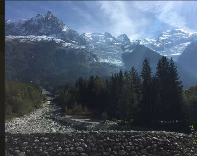 Warm Modern Escape in Scenic Les Bossons - Les Bossons, Chamonix, France