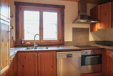 Warm Modern Escape in Scenic Les Bossons - Les Bossons, Chamonix, France