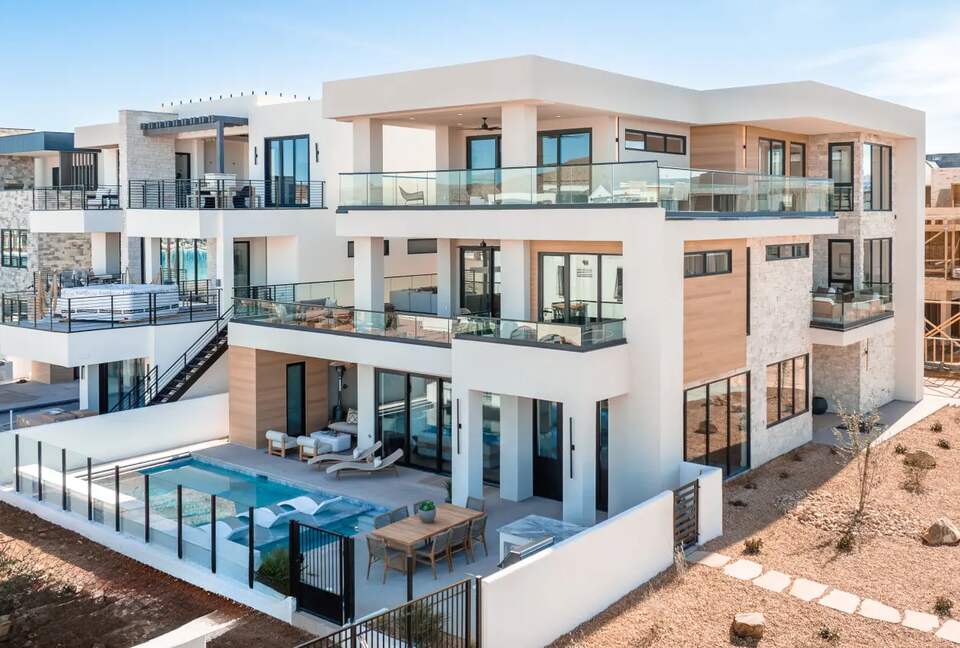 Luxury Lagoon Oasis - St. George, Utah