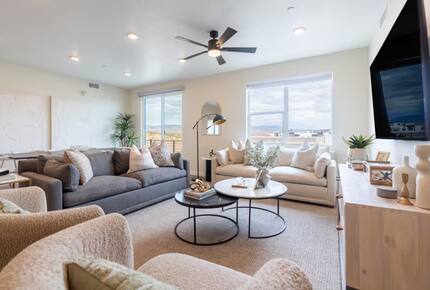 Luxury Retreat Near Desert Color Lagoon - St. George, Utah