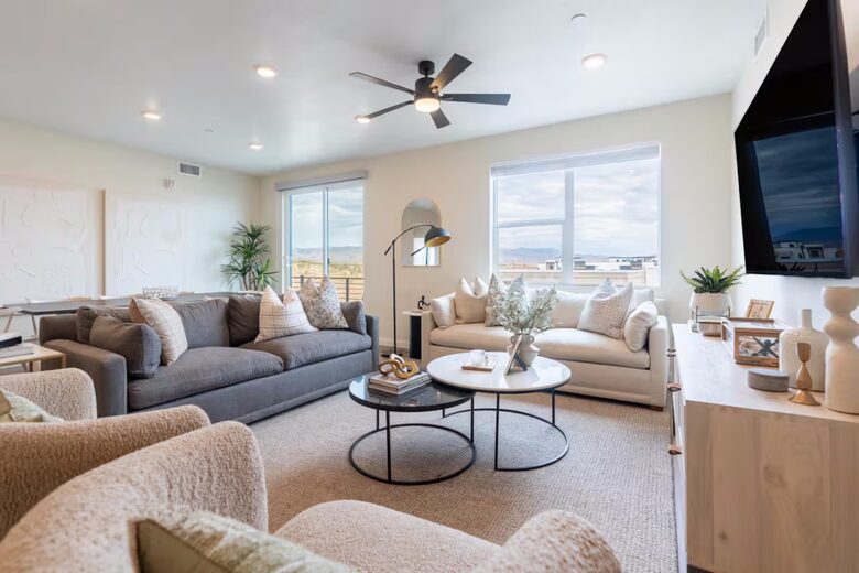 Luxury Retreat Near Desert Color Lagoon - St. George, Utah