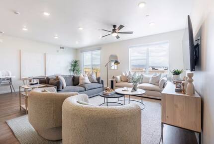 Luxury Retreat Near Desert Color Lagoon - St. George, Utah