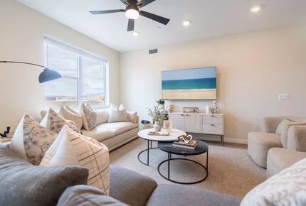 Luxury Retreat Near Desert Color Lagoon - St. George, Utah