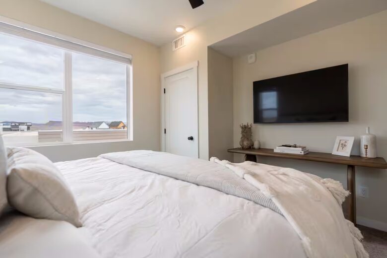 Luxury Retreat Near Desert Color Lagoon - St. George, Utah