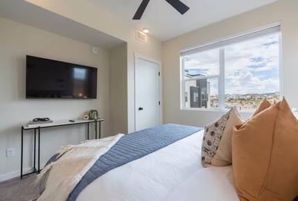 Luxury Retreat Near Desert Color Lagoon - St. George, Utah