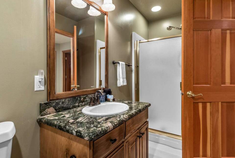 Mountain Harbor Retreat Near Whitefish Lake - Whitefish, Montana