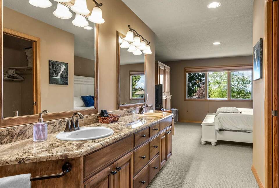 Mountain Harbor Retreat Near Whitefish Lake - Whitefish, Montana