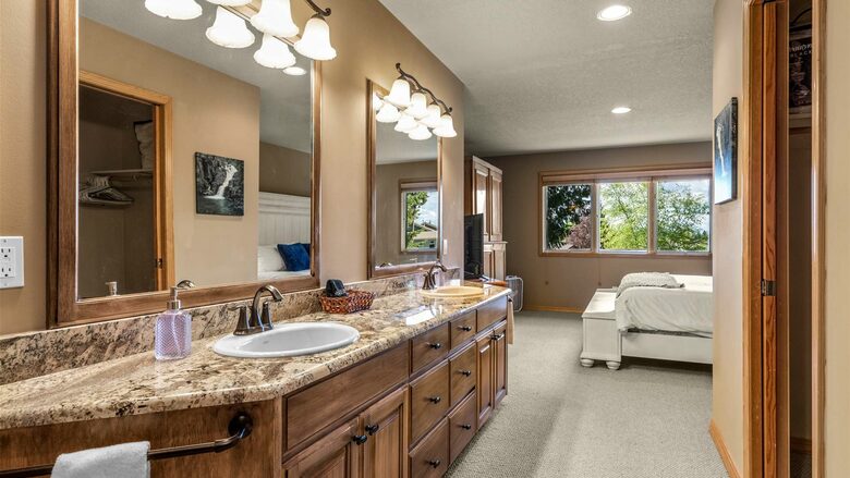 Mountain Harbor Retreat Near Whitefish Lake - Whitefish, Montana