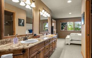 Mountain Harbor Retreat Near Whitefish Lake - Whitefish, Montana