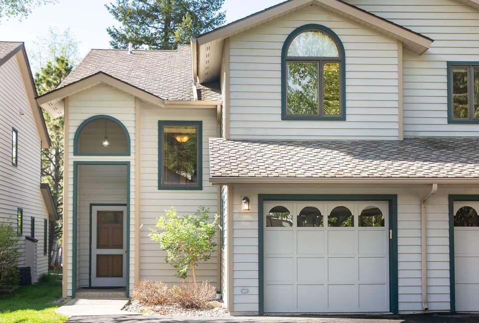 Mountain Harbor Retreat Near Whitefish Lake - Whitefish, Montana