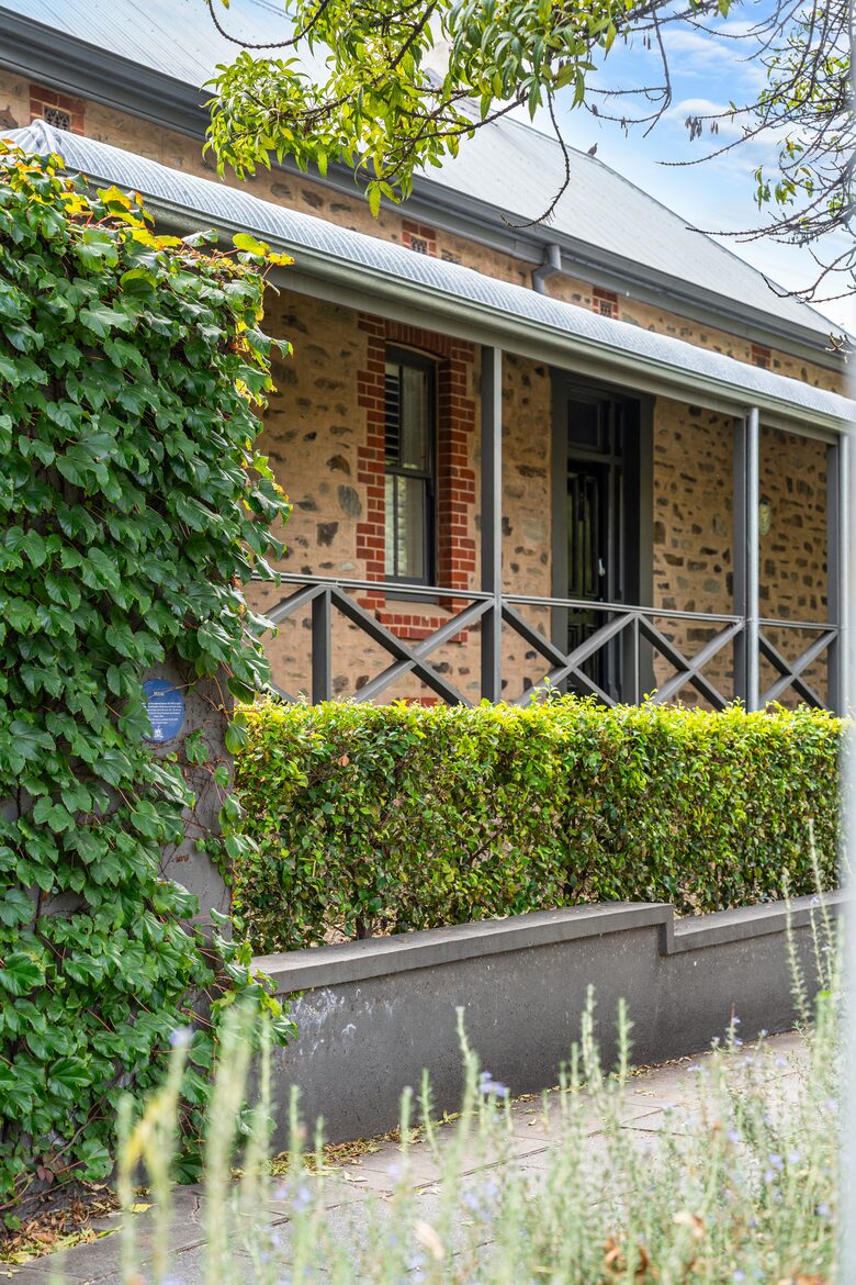 Beautifully elevated and astonishingly stylish Adelaide Home - Adelaide, Australia