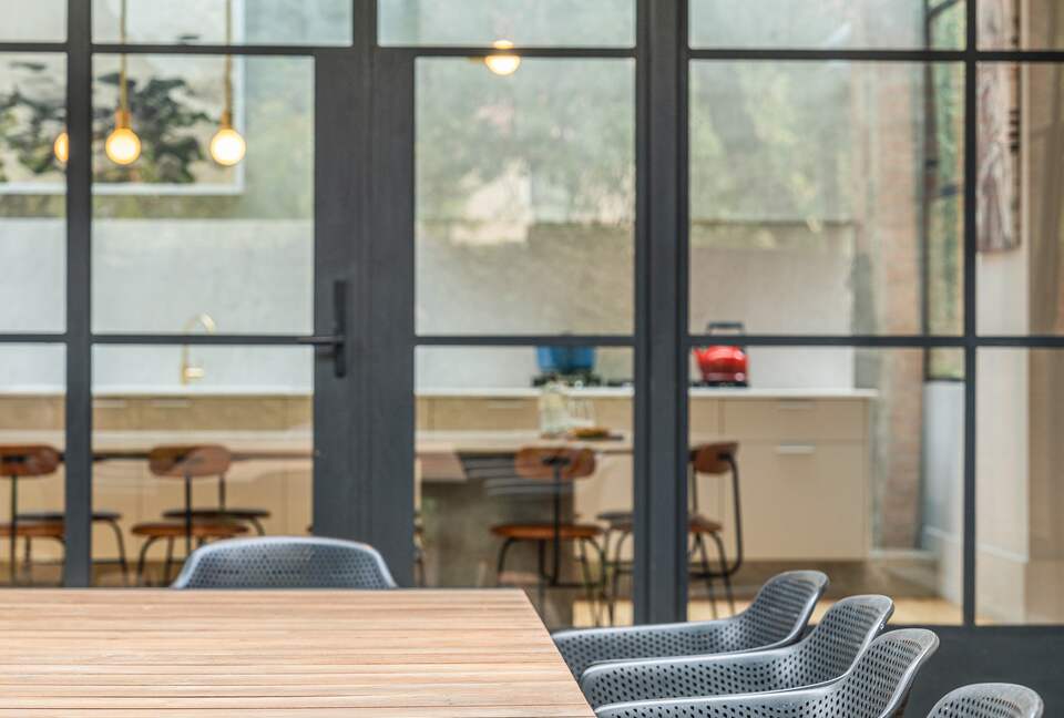 Beautifully elevated and astonishingly stylish Adelaide Home - Adelaide, Australia