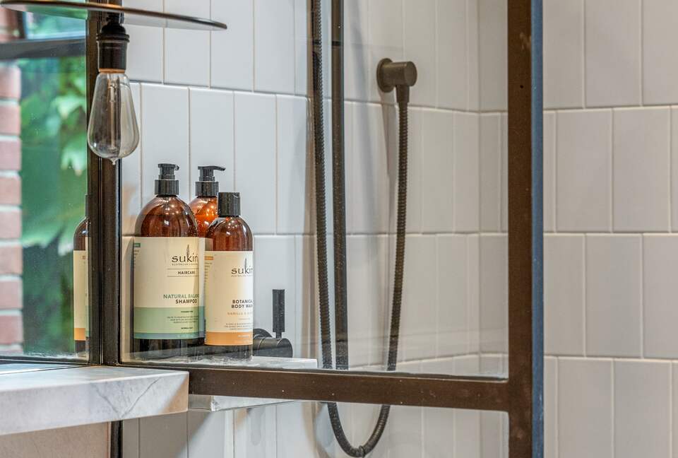 Beautifully elevated and astonishingly stylish Adelaide Home - Adelaide, Australia