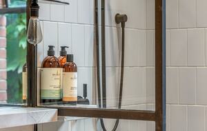 Beautifully elevated and astonishingly stylish Adelaide Home - Adelaide, Australia