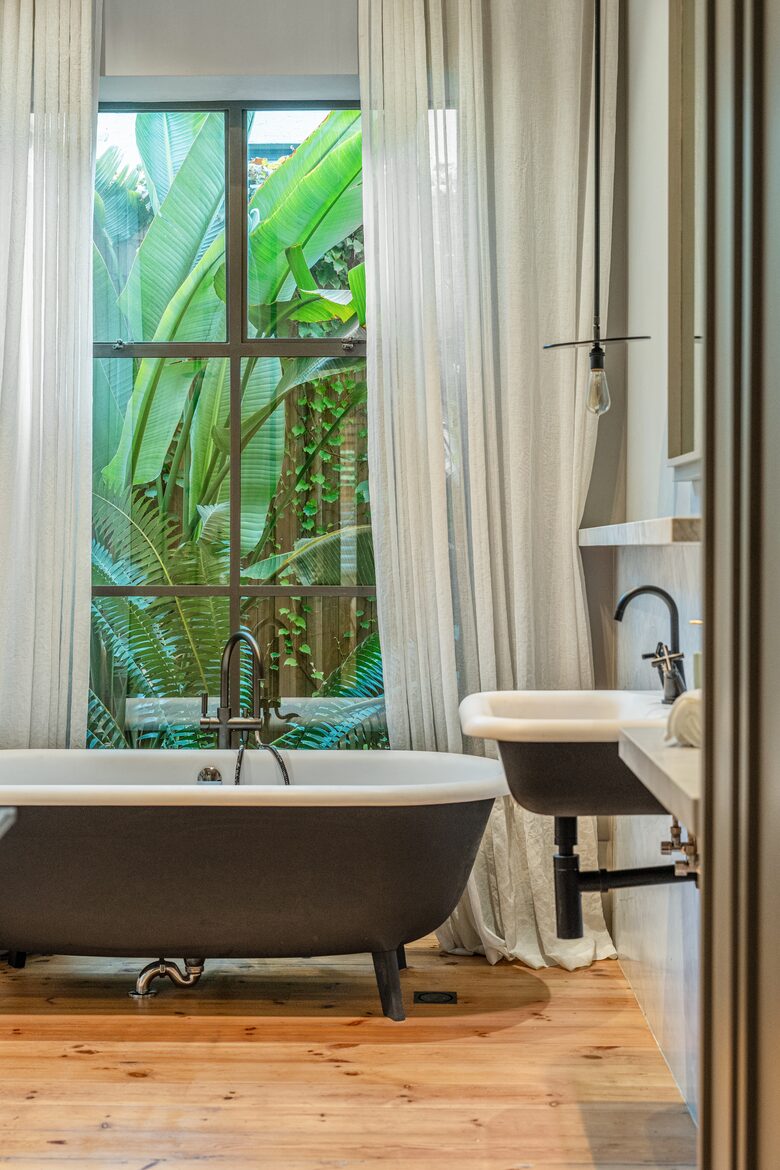 Beautifully elevated and astonishingly stylish Adelaide Home - Adelaide, Australia